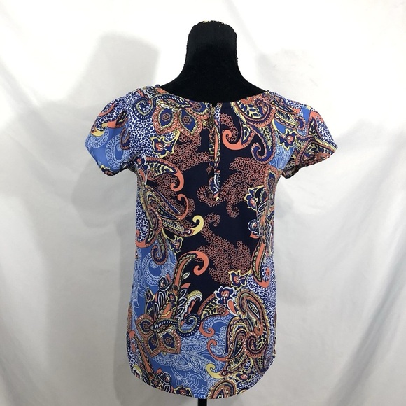 JAPNA | Zipper Back Whimsical Short Sleeve Paisley Blouse Top - Picture 3 of 10